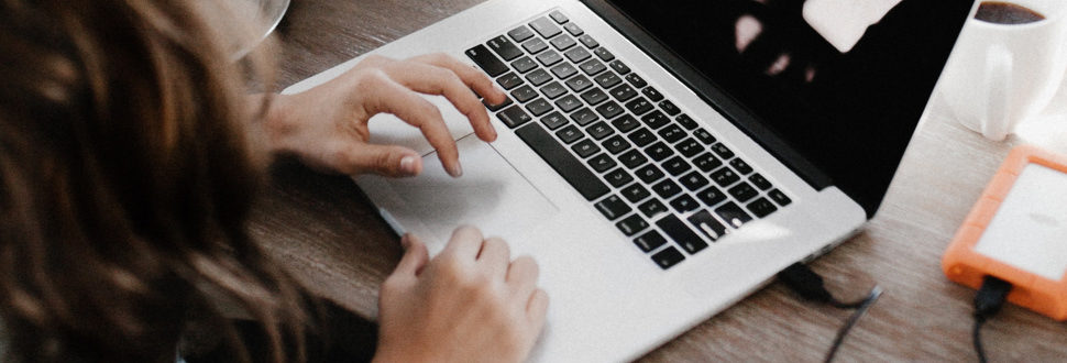fournir un ordinateur à un consultant freelance